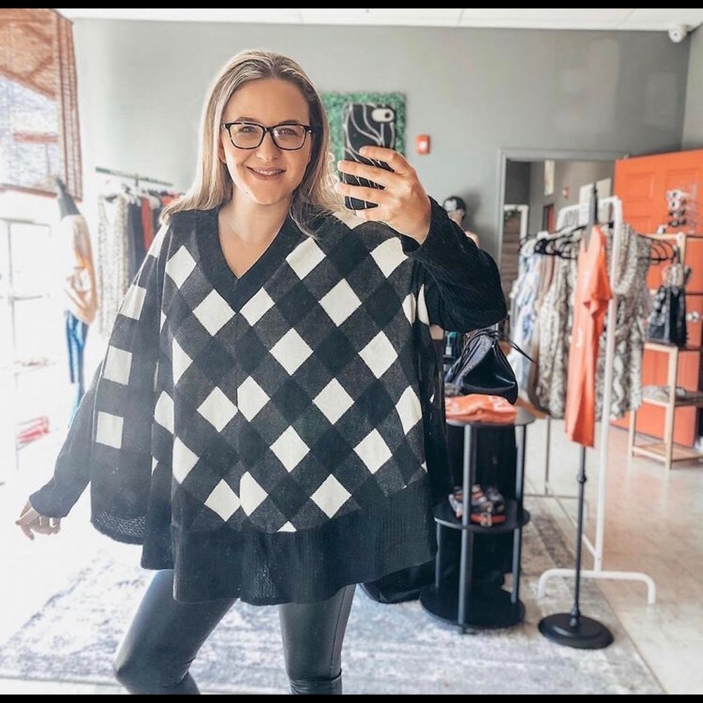 Buffalo check poncho with sleeves